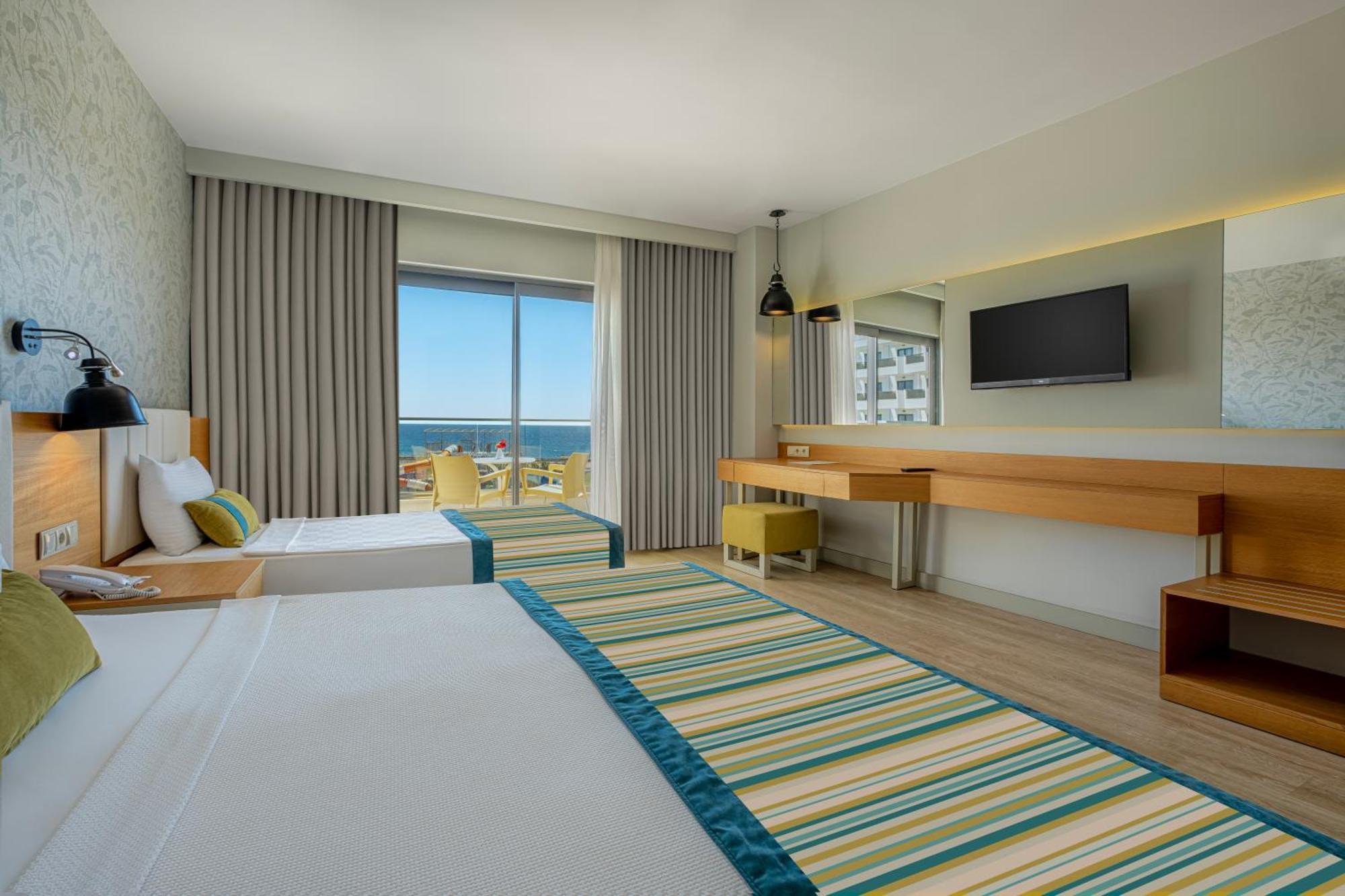 Calido Maris Hotel Ultra All Inclusive Kizilot Exterior photo